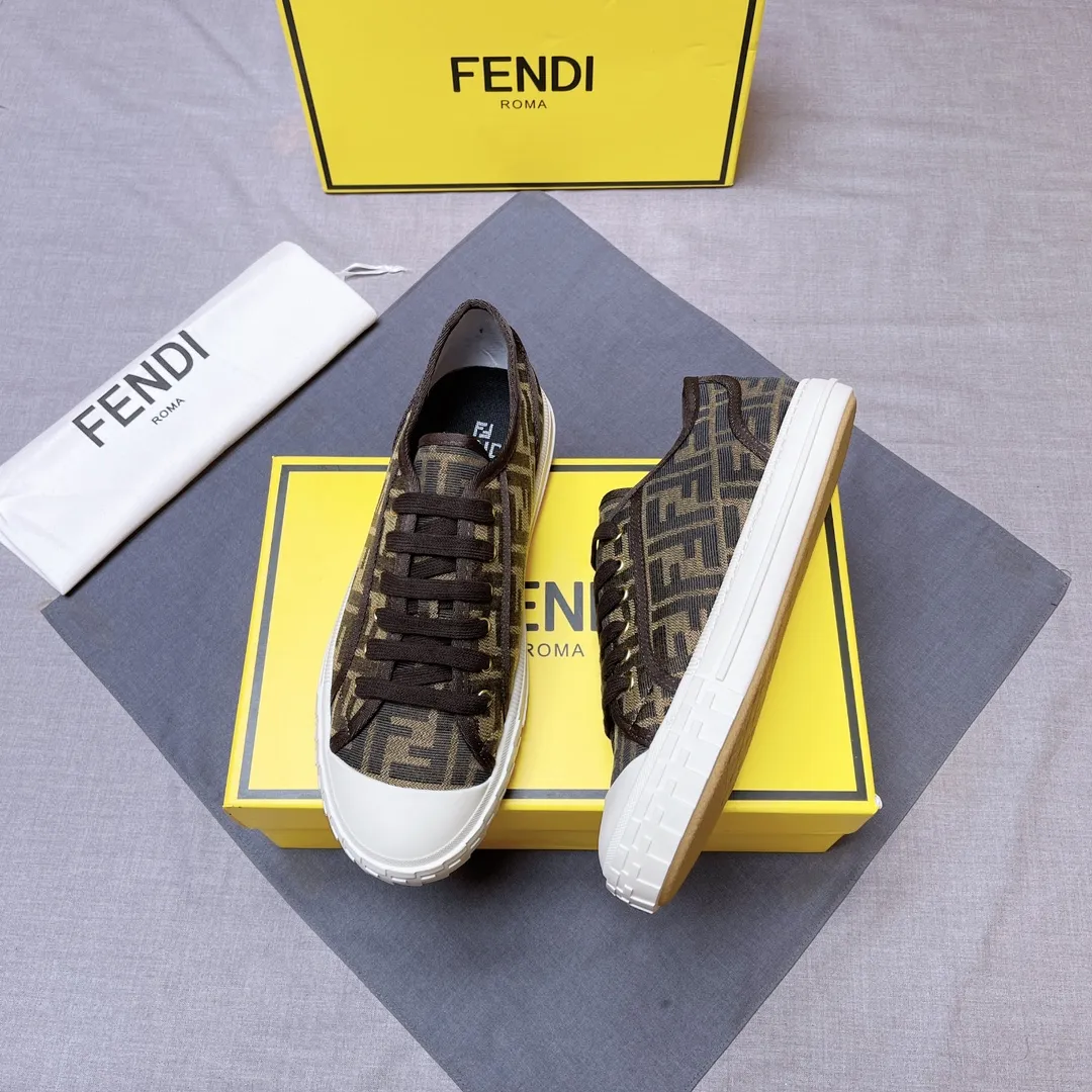 P380 men's shoes 💰Fendǐ Domino sneakers with jacquard FF pattern, embossed FF pattern on the toe, canvas upper, TPU customized outsole Size: 38-45 (customized for 45) No. 018